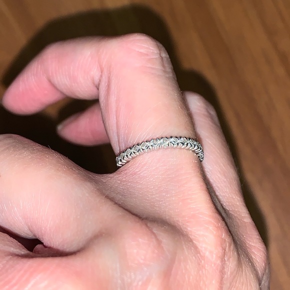 Platinum Ring with Diamonds - Picture 3 of 9